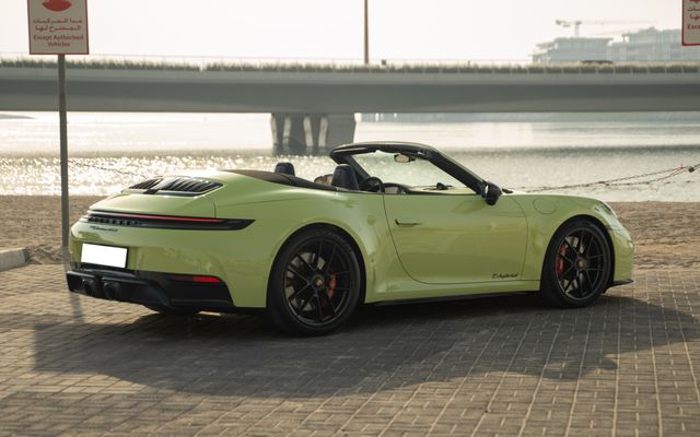 PORSCHE 911 CARRERA GTS - image 4