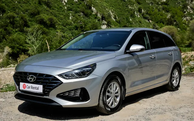 HYUNDAI I30 - image 1