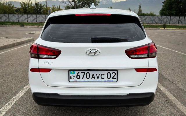 HYUNDAI I30 - image 4