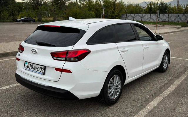 HYUNDAI I30 - image 3