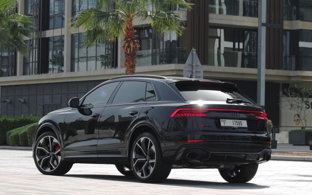 AUDI RS Q8 - image 3