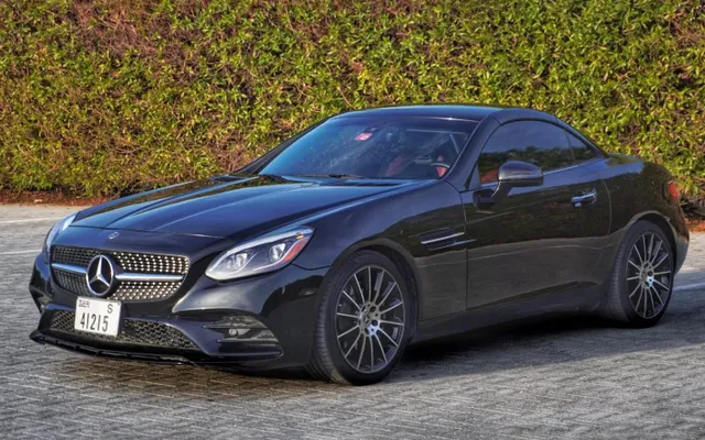 Mercedes SLC 300 Hard top convertible - image 3