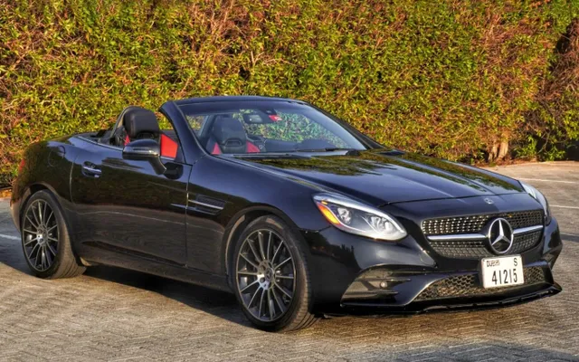 Mercedes SLC 300 Hard top convertible - image 4