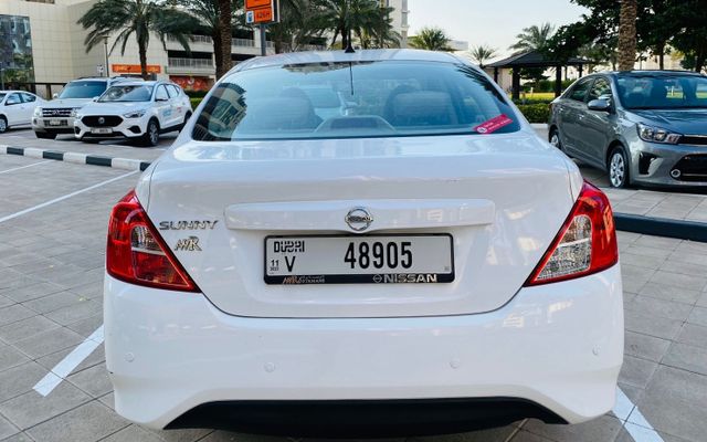 Nissan Sunny - image 3