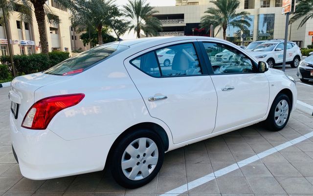 Nissan Sunny - image 2
