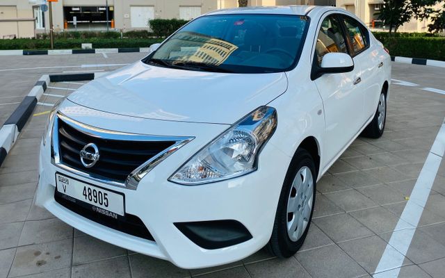 Nissan Sunny - image 1