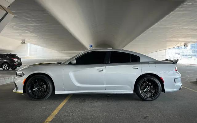 Dodge Charger - image 2