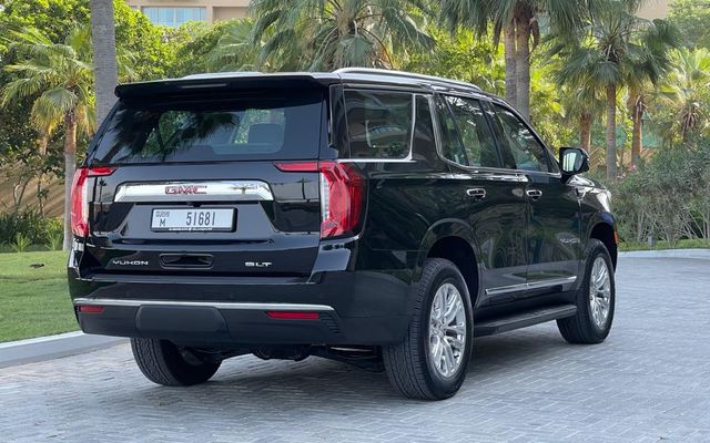 GMC YUKON - image 2