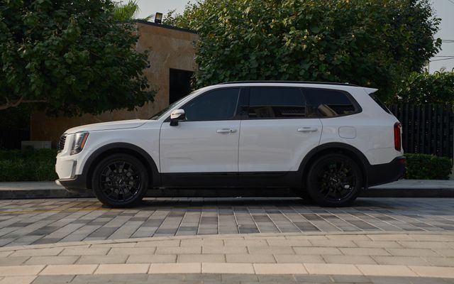 KIA TELLURIDE - image 2