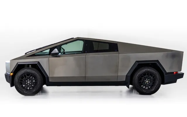 Tesla Cybertruck - image 2