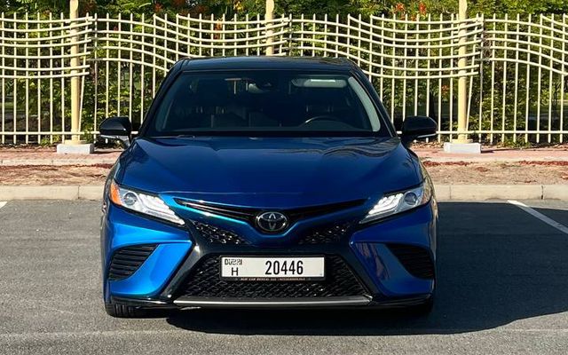 Toyota Camry XSE - image 3