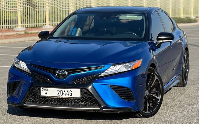 Toyota Camry XSE - image 4