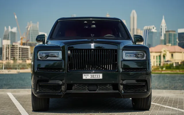 Rolls-Royce Cullinan - image 2