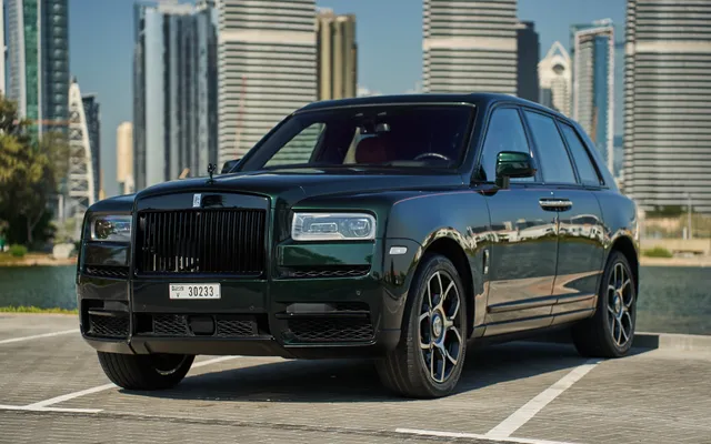 Rolls-Royce Cullinan - image 1
