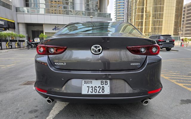 Mazda 3 - image 4