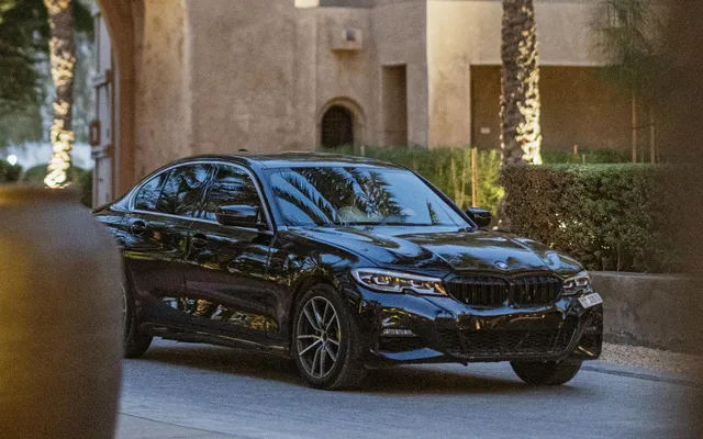 BMW 330I - image 2