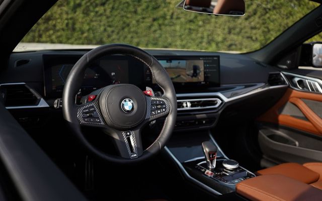 BMW M4 COMPETITION X DRIVE - image 4