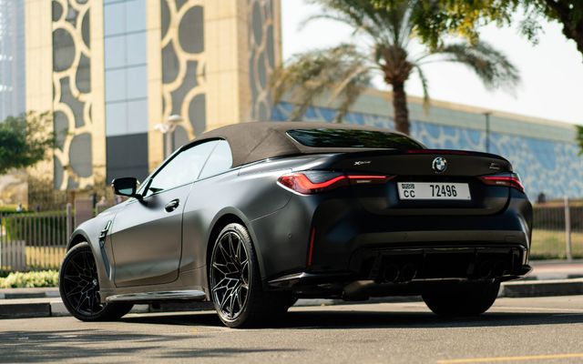 BMW M4 COMPETITION X DRIVE - image 2