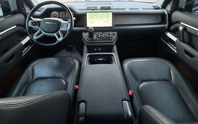 LAND ROVER DEFENDER - image 4
