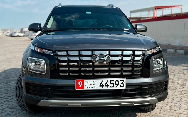 HYUNDAI VENUE - image 3