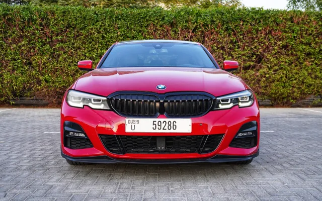 BMW 330i M LINE - image 2