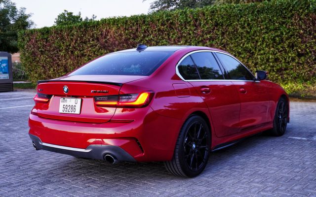 BMW 330i M LINE - image 4