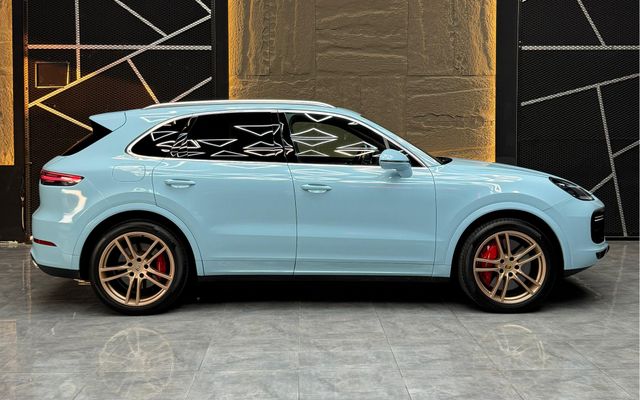 PORSCHE CAYENNE - image 3
