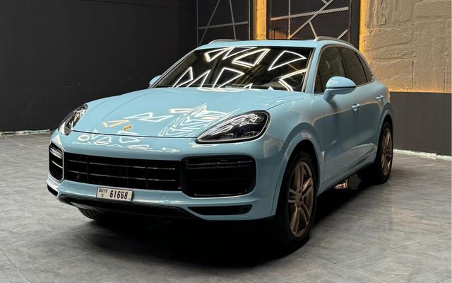 PORSCHE CAYENNE - image 1