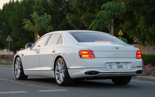 BENTLEY FLYING SPUR - image 3