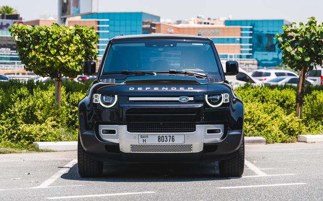 Land Rover Defender V6 110 - image 2