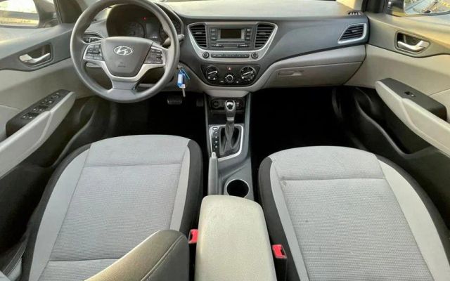 HYUNDAI ACCENT - image 2