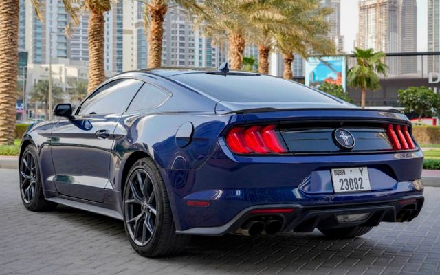 Ford Mustang - image 3