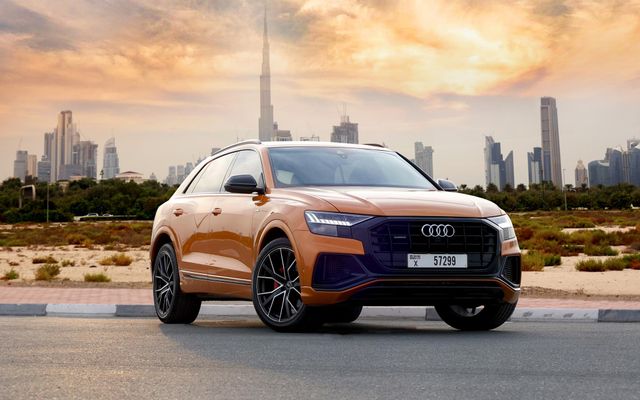 Audi Q8 Orange - image 4