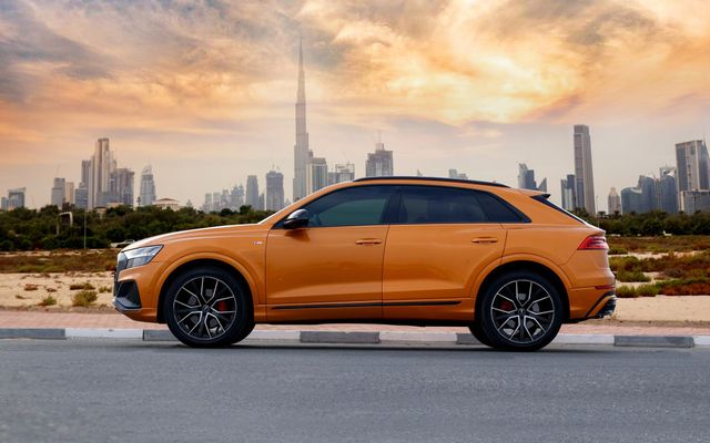 Audi Q8 Orange - image 2