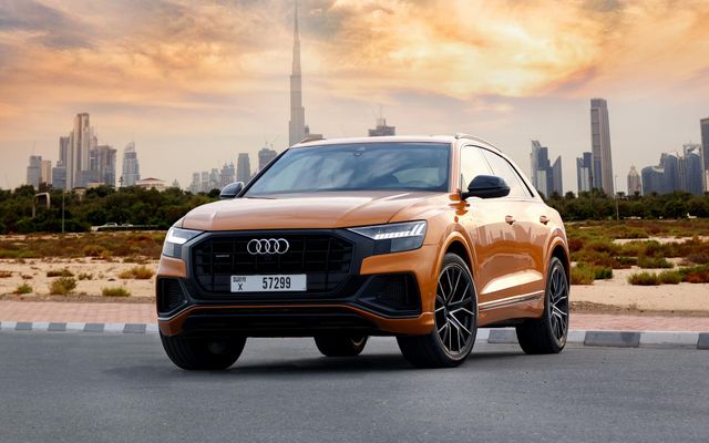 Audi Q8 Orange - image 1