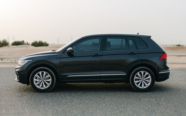 VOLKSWAGEN TIGUAN - image 2