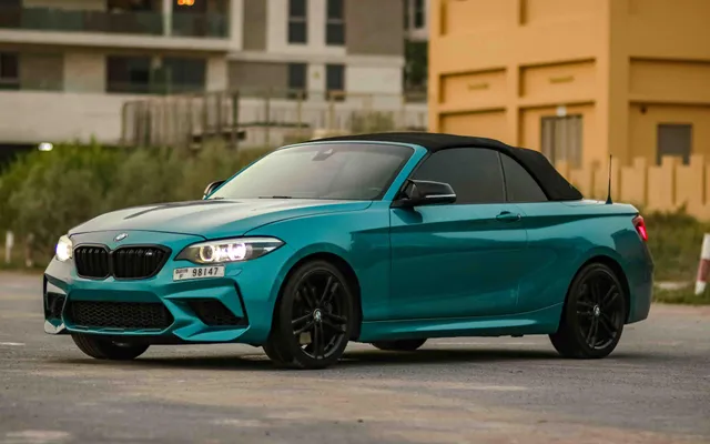BMW 240 - image 2