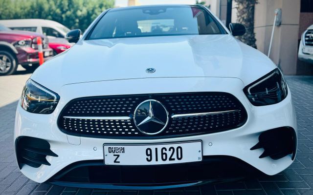 MERCEDES E300 2023 - image 3