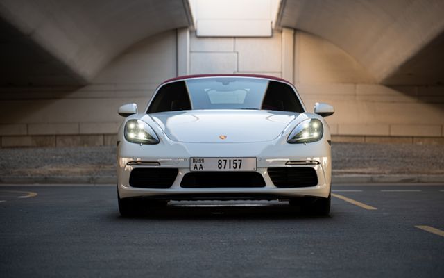 Porsche 718 Boxster - image 3
