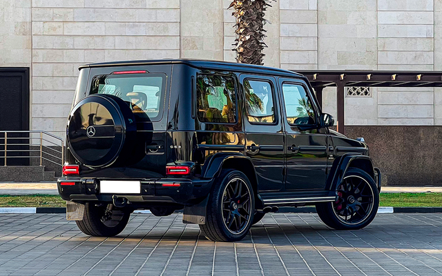 MERCEDES G63 - image 2