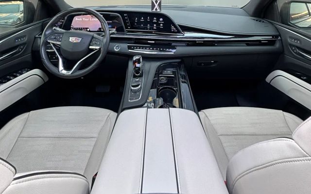 CADILLAC ESCALADE - image 3