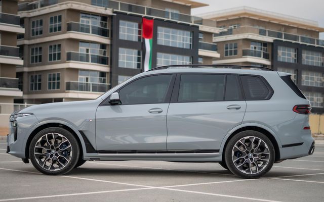 BMW X7 - image 2