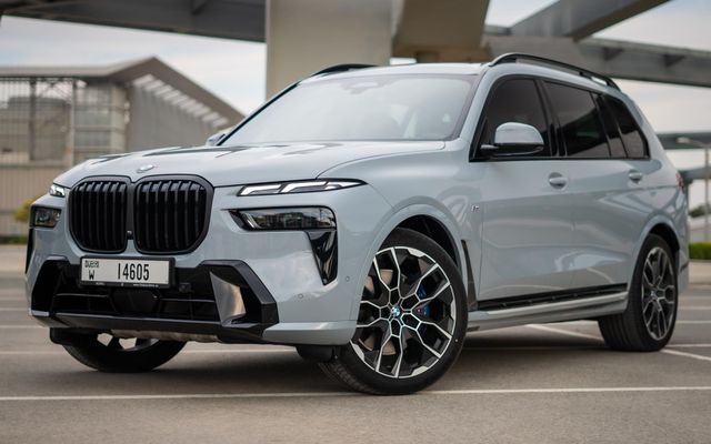 BMW X7 - image 1