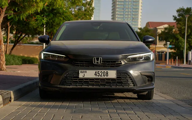 Honda Civic - image 3