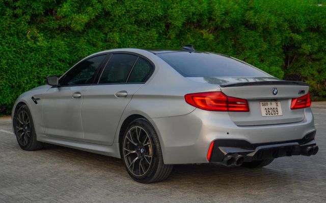 BMW 530i - image 4
