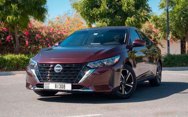 Nissan Sentra - image 2