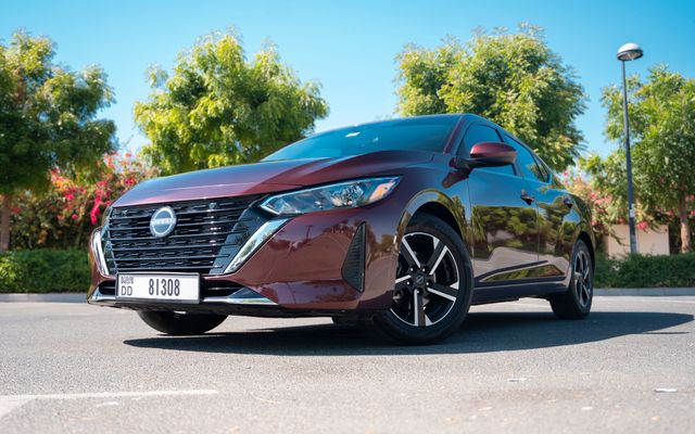 Nissan Sentra - image 1