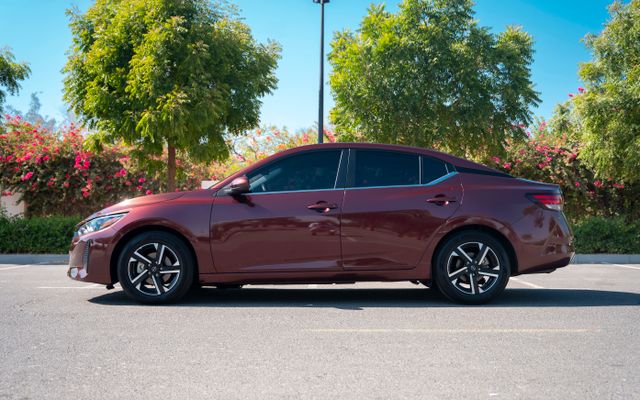 Nissan Sentra - image 3