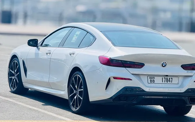 BMW 840i coupe 2024 - image 4