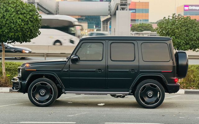 Mercedes G63 - image 2